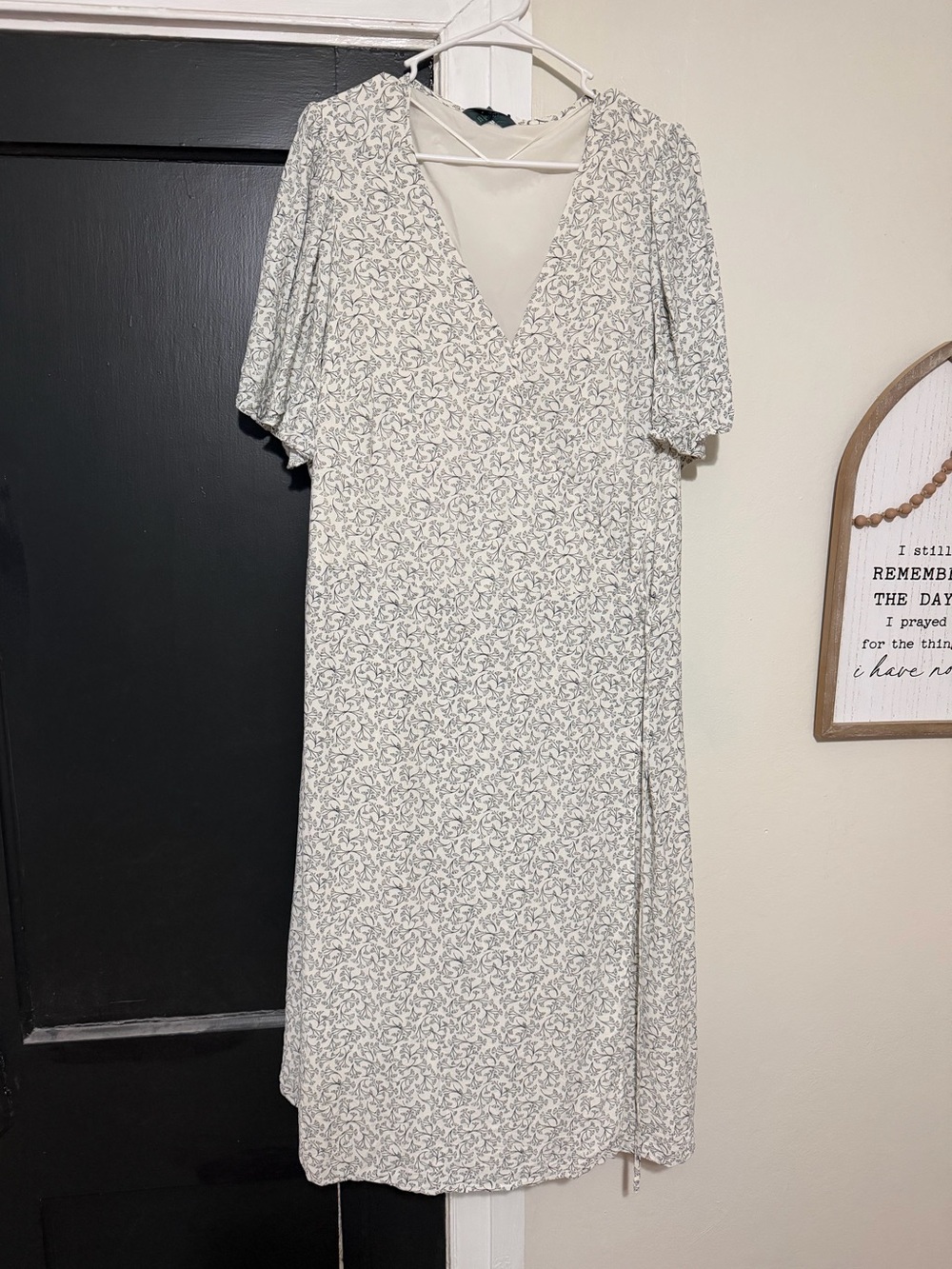 Light Floral V-Neck Midi Dress - White